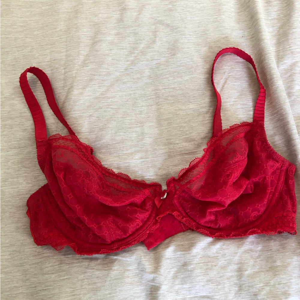 Chantelle lace bra red EUC